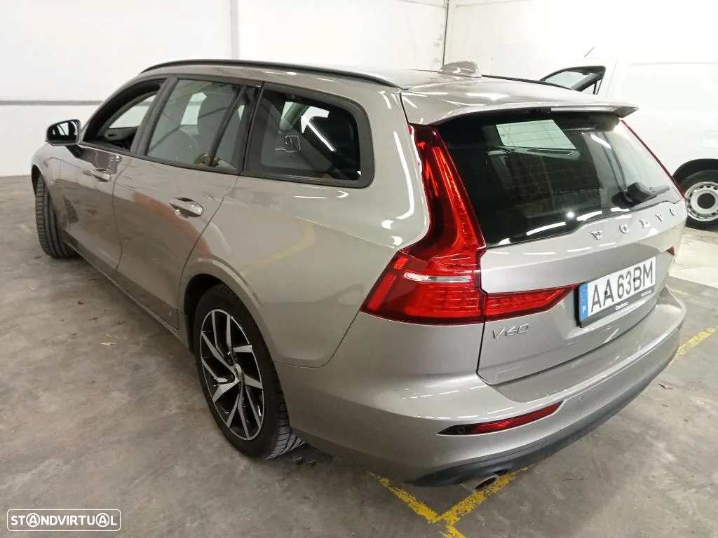 Volvo V60 2.0 T8 AWD TE Momentum - 2