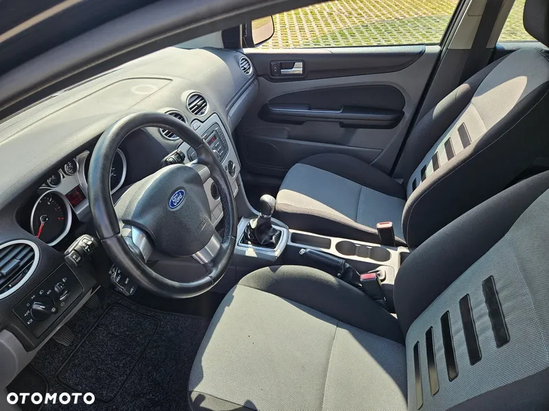 Ford Focus 1.6 Ambiente - 29
