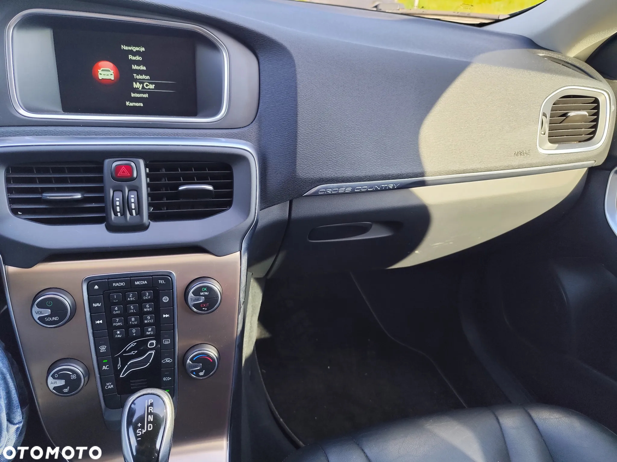 Volvo V40 Cross Country - 9