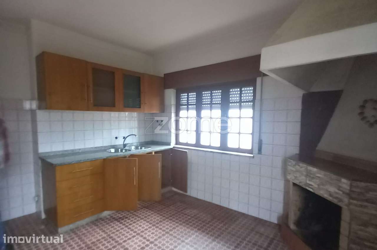 Moradia com Restaurante Pronto a Funcionar - Grande imagem: 2/41