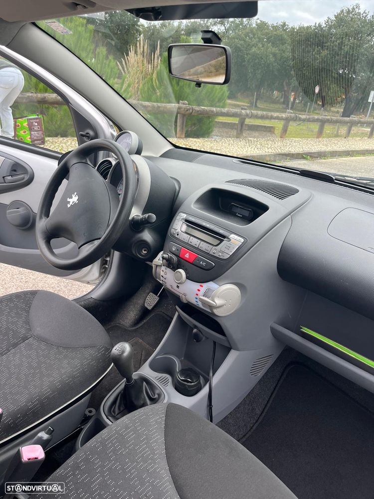 Peugeot 107 1.0 Trendy - 9