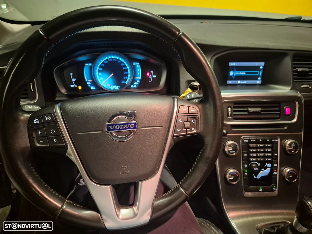 Volvo V60 1.6 D2 Momentum Eco - 21