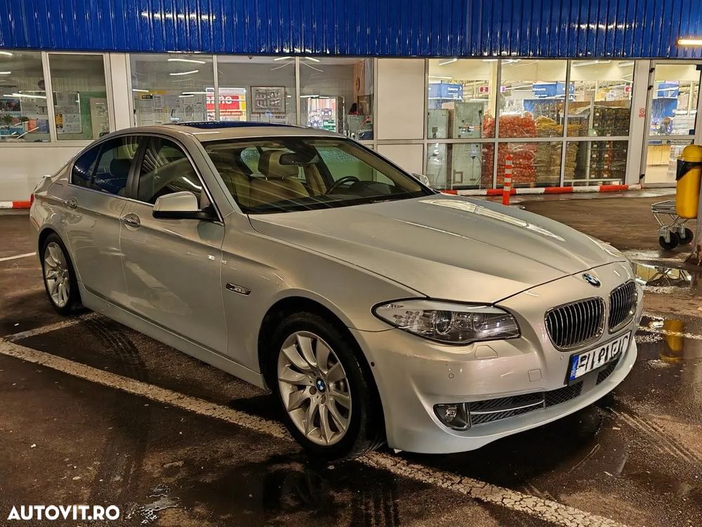 BMW Seria 5 525d xDrive AT - 28