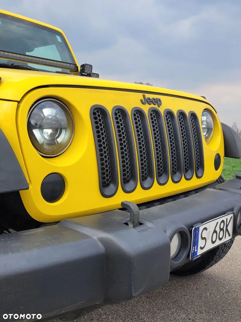 Jeep Wrangler Unlimited 3.8 Sahara - 14