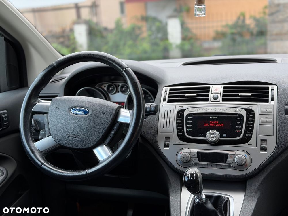 Ford Kuga 2.0 TDCi 2x4 Titanium - 17