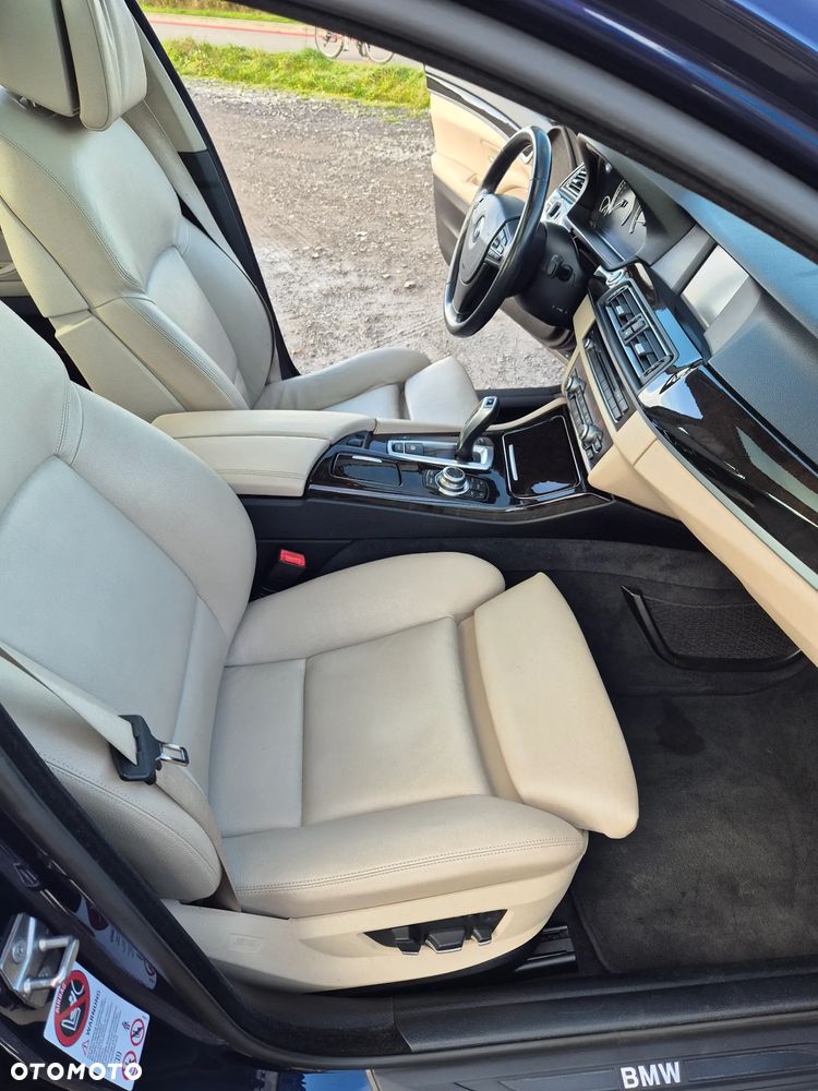 BMW Seria 5 528i - 12