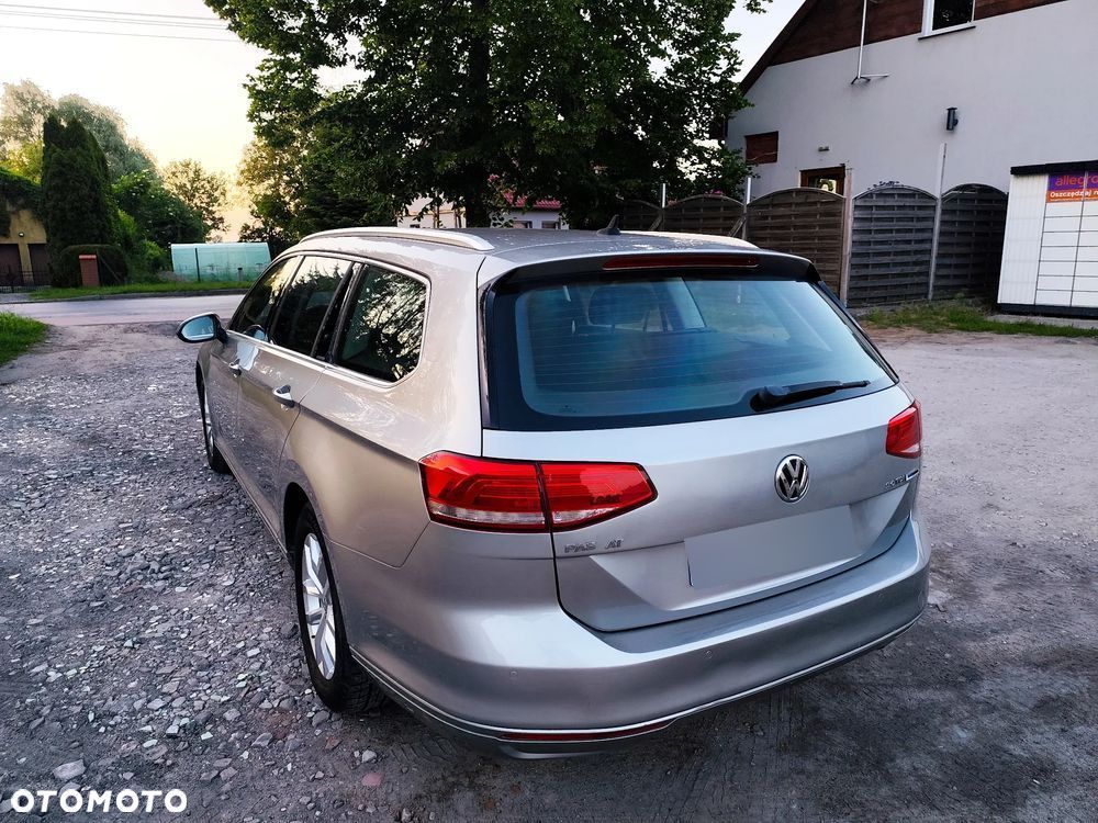 Volkswagen Passat 2.0 TDI SCR DSG Comfortline - 9