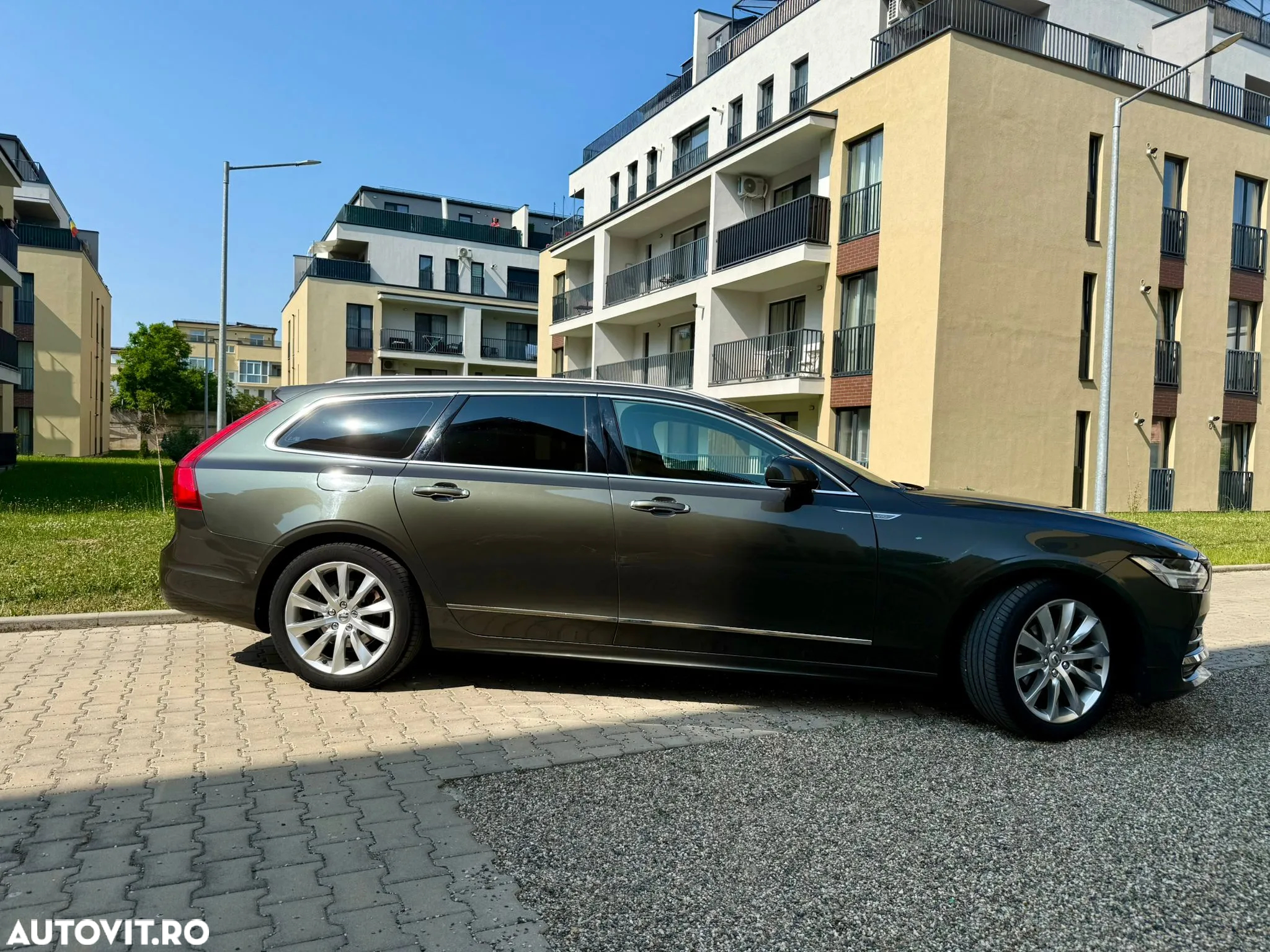 Volvo V90 D3 Geartronic Momentum Pro - 13