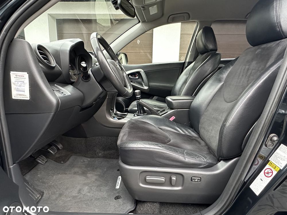 Toyota RAV4 2.0 VVT-i Premium - 14