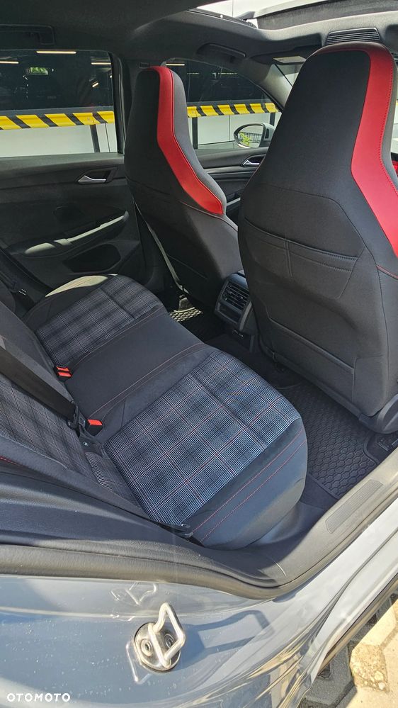 Volkswagen Golf - 15
