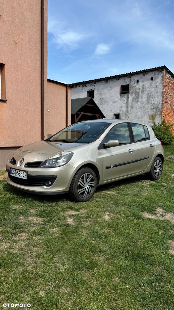Renault Clio - 1