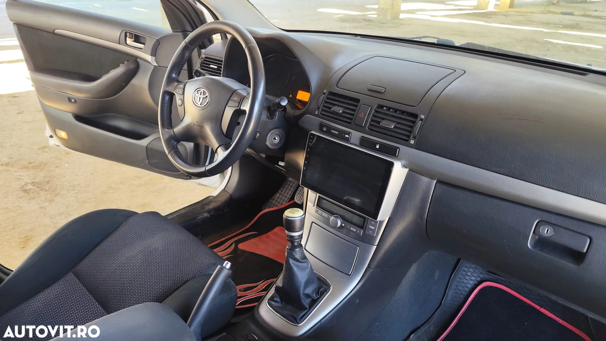 Toyota Avensis 2.0 D-4D Station Wagon Executive - 9