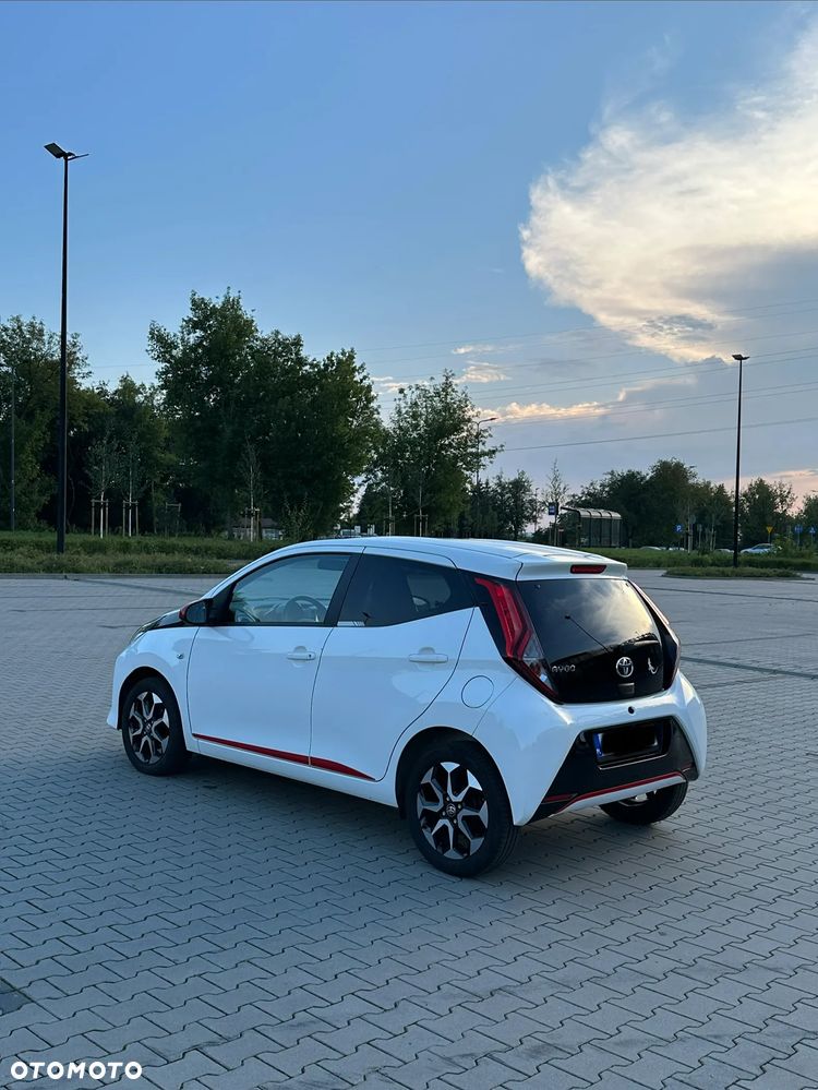 Toyota Aygo x-play - 5