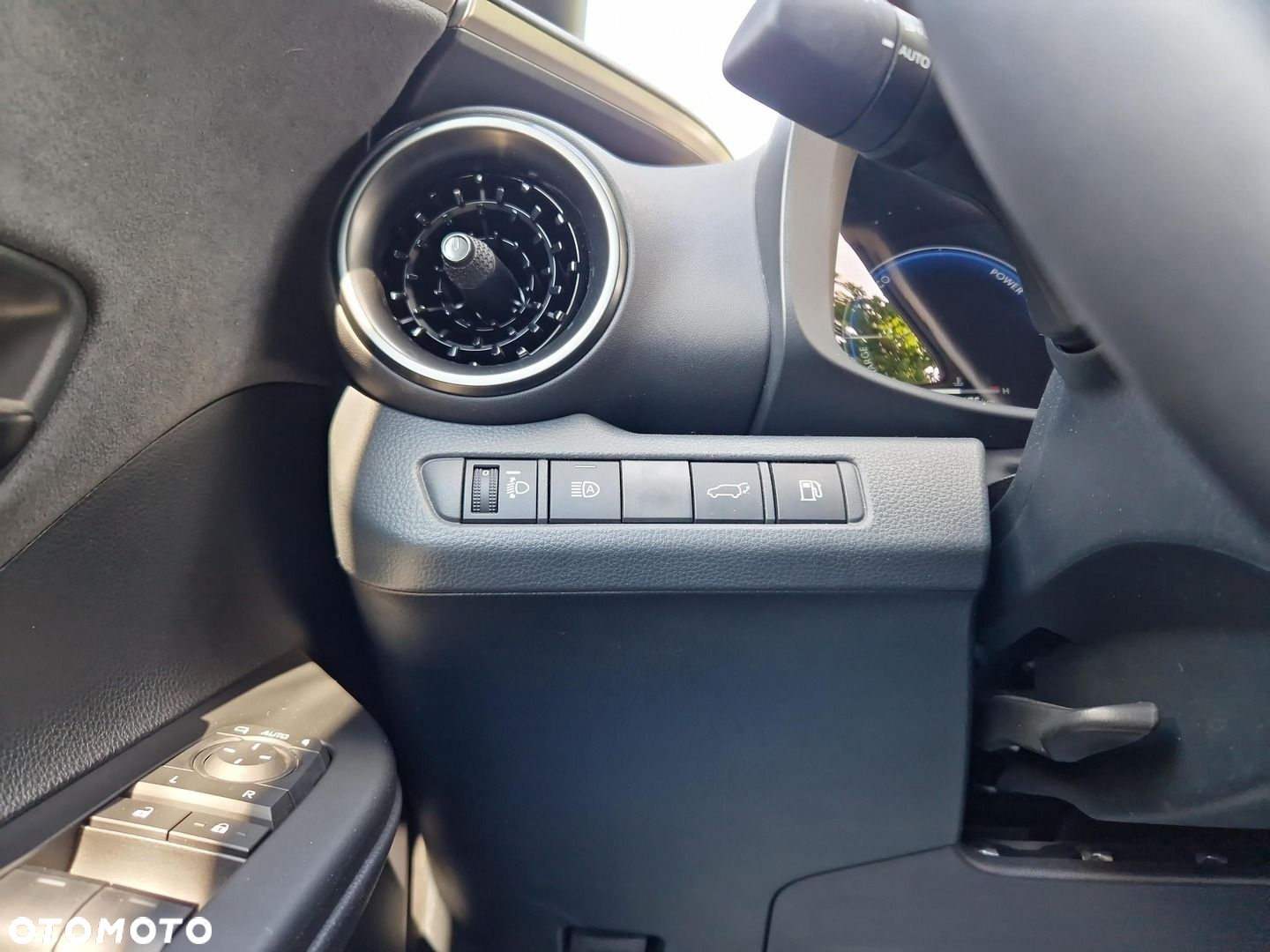 Toyota C-HR - 24