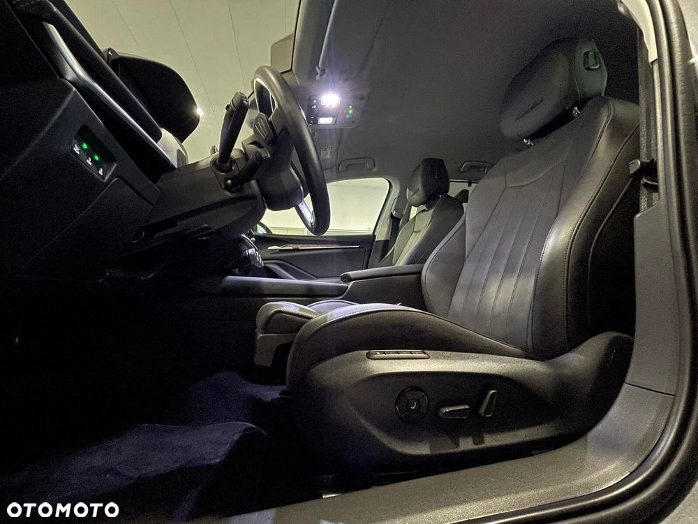 Skoda Superb 2.0 TDI SCR L&K DSG - 9