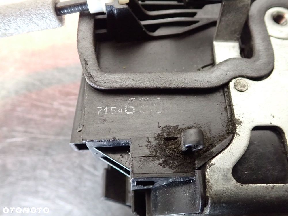 ZAMEK PRAWY TYŁ DRZWI BMW E87 - 6