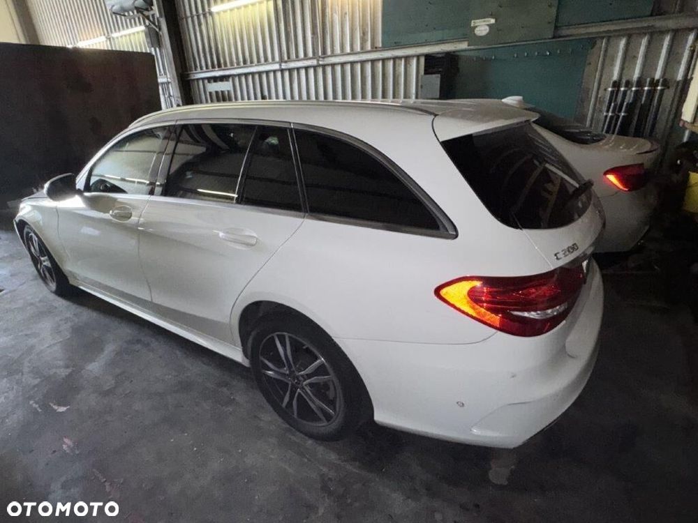 Mercedes-Benz Klasa C 200 4Matic 9G-TRONIC - 3