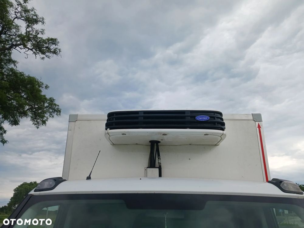 Iveco Daily 35S11 E5 Izoterma 2016r Chłodnia 289 tyś km Mroźnia Agregat zasilanie zew 230V - 10