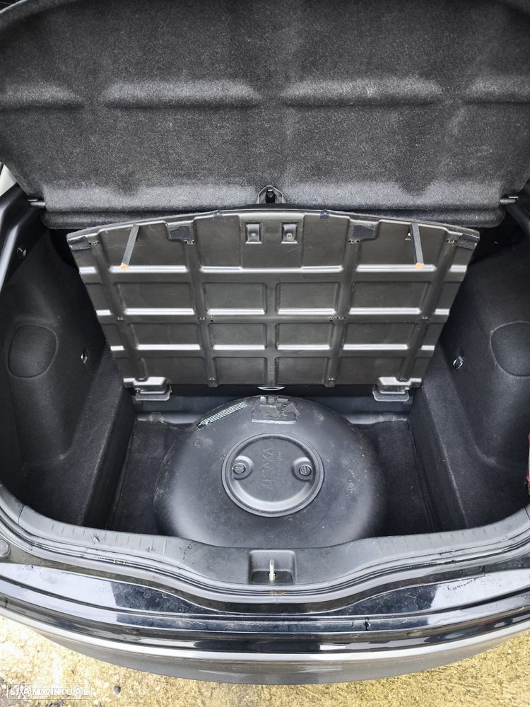 Honda Civic 1.8 Elegance - 23