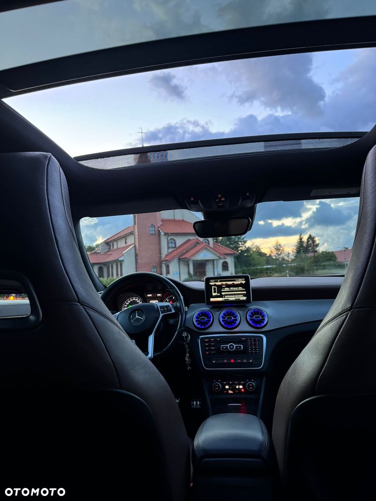 Mercedes-Benz CLA - 24