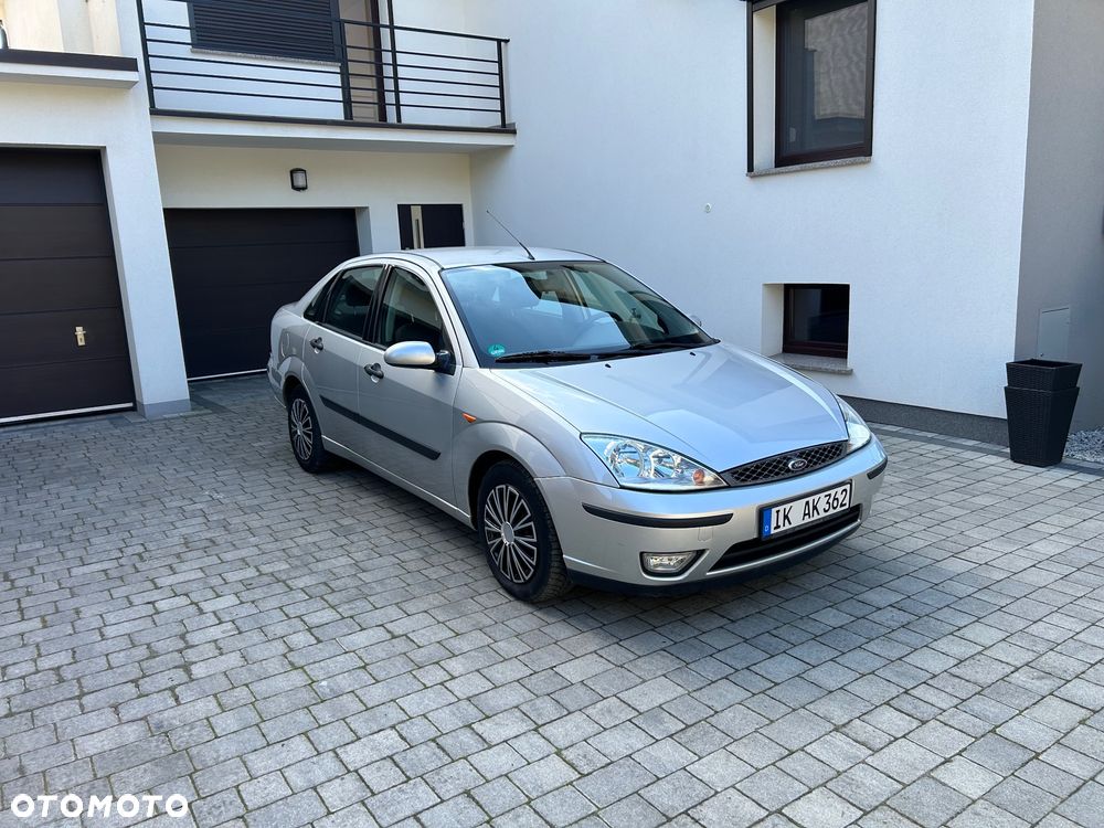 Ford Focus 1.6 Ghia - 2