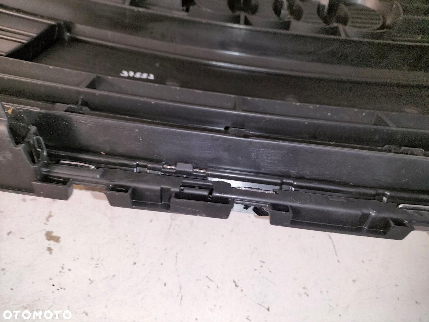 Atrapa kratka grill AUDI A3 8V LIFT 16- HB - 9