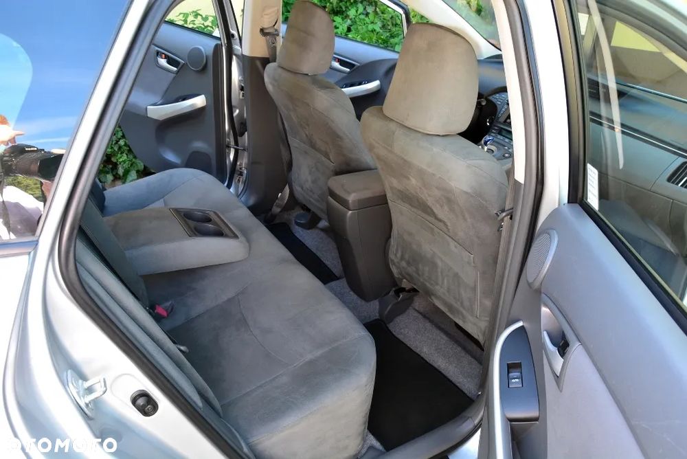 Toyota Prius (Hybrid) Comfort - 14