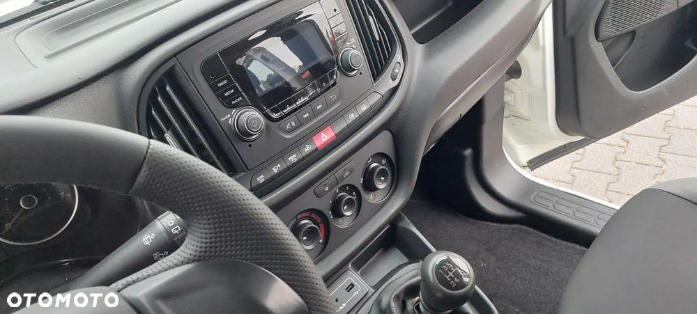Fiat Doblo 1.4 16V Dynamic - 21