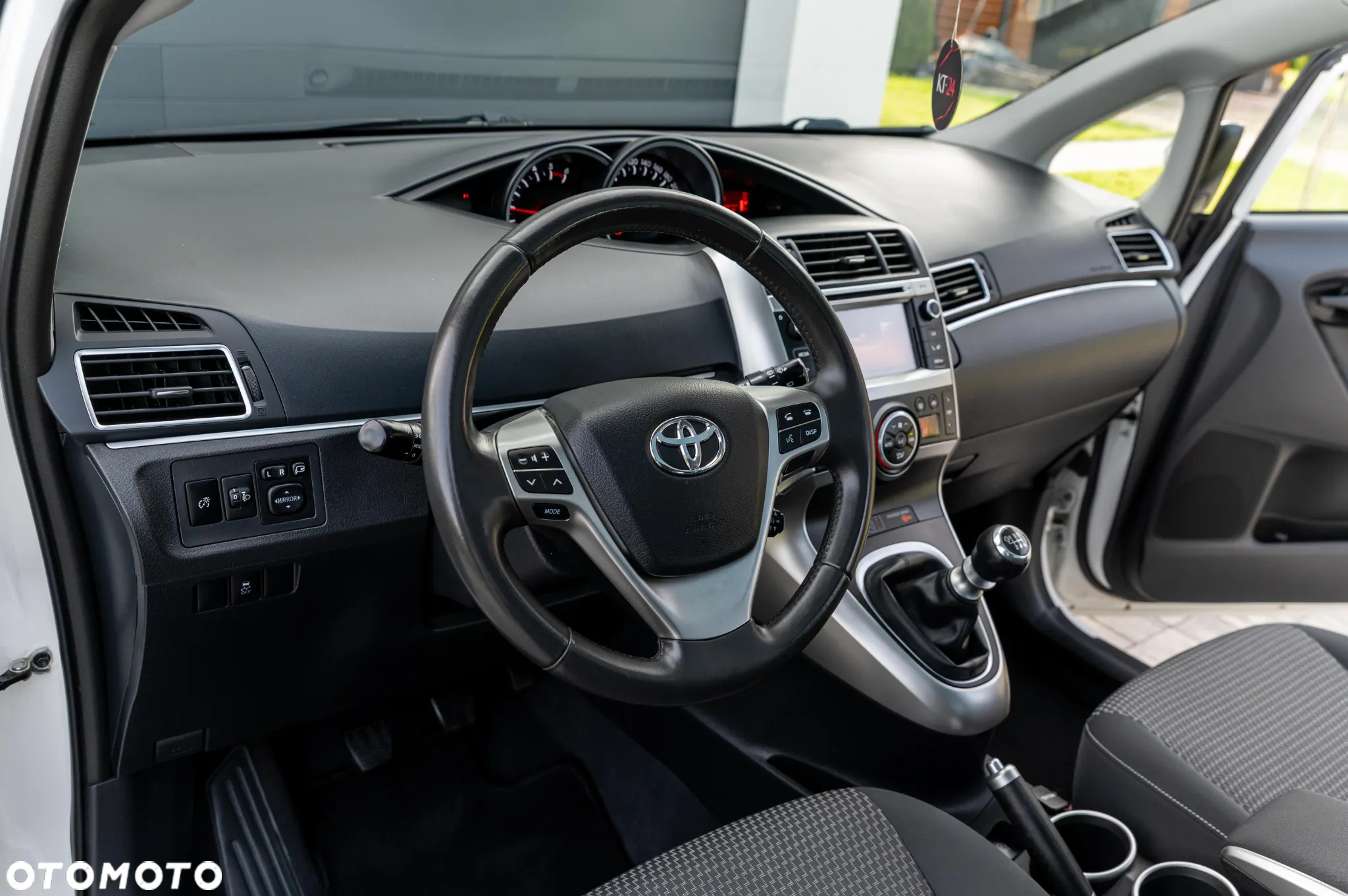 Toyota Verso 1.6 D-4D 5-Sitzer Start/Stop Executive - 27