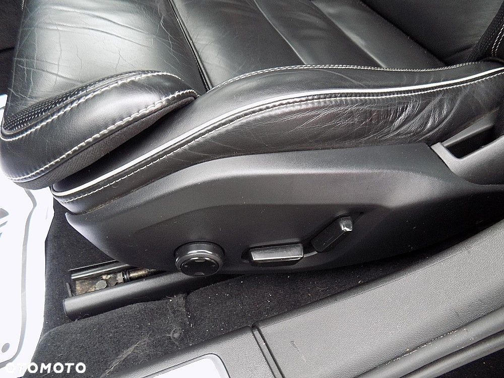 Volvo V90 T8 AWD Plug-In Hybrid R-Design - 11