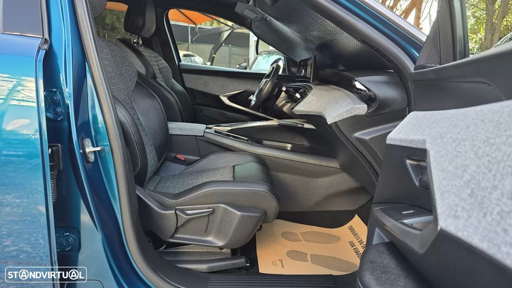 Peugeot 5008 1.2 Hybrid Allure e-DCS6 - 18