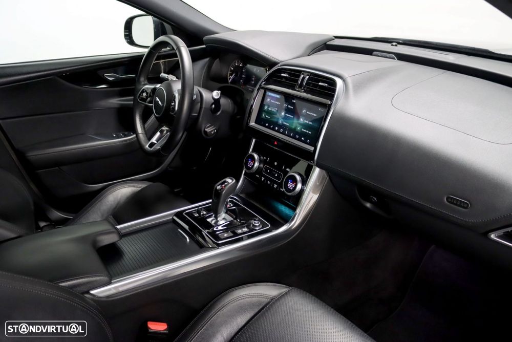 Jaguar XE D180 Aut. R-Dynamic S - 22