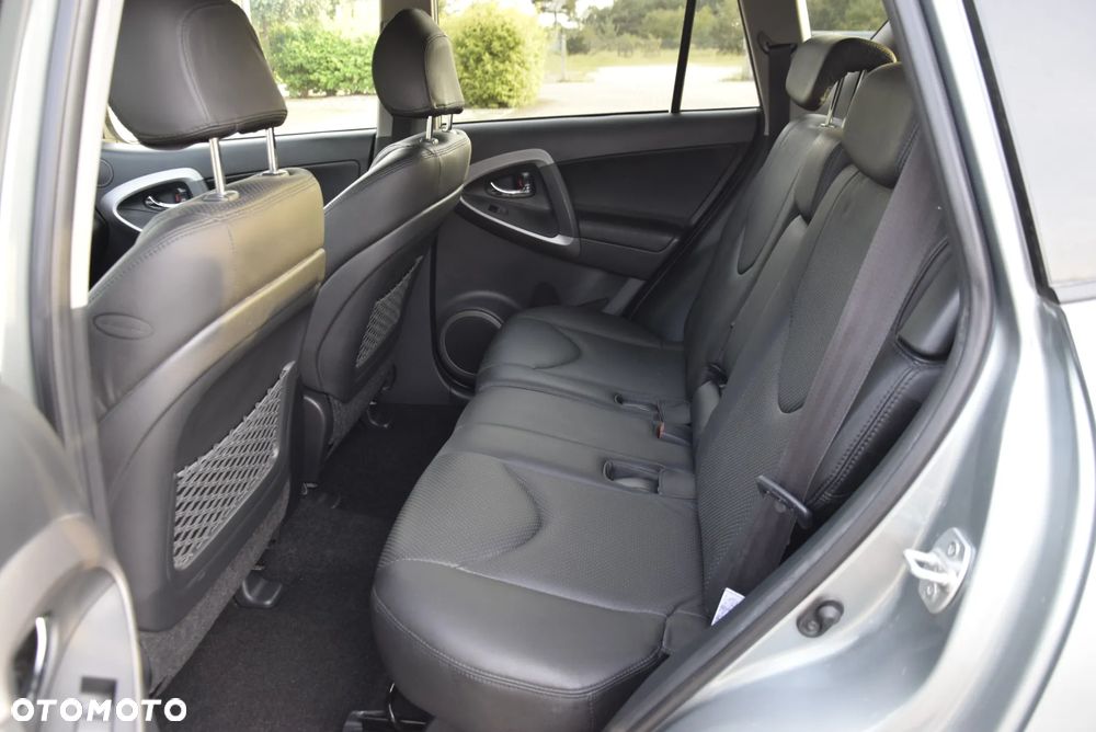 Toyota RAV4 2.2 D-4D Sol - 29
