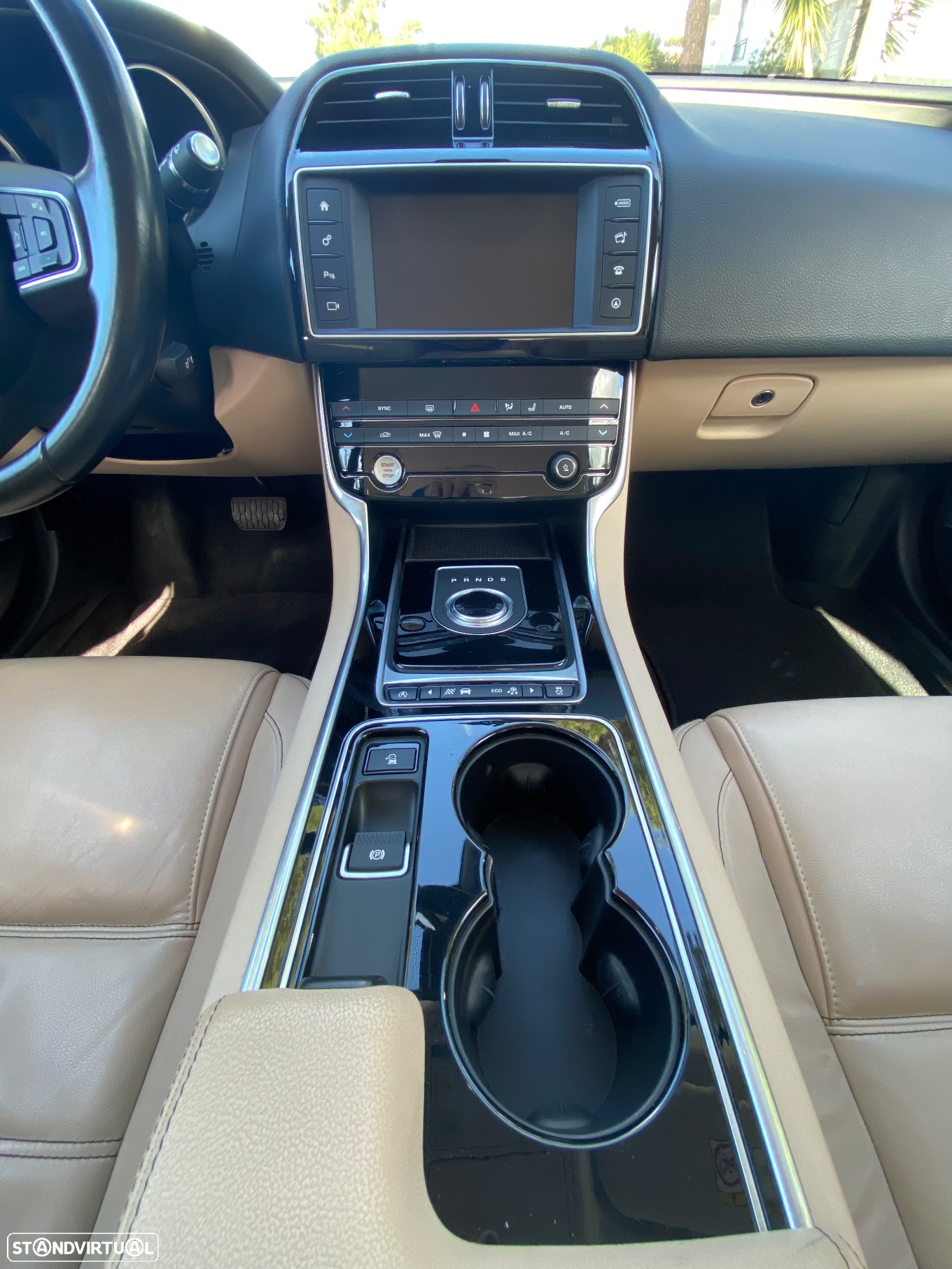 Jaguar XE 2.0 D Prestige Aut. - 16