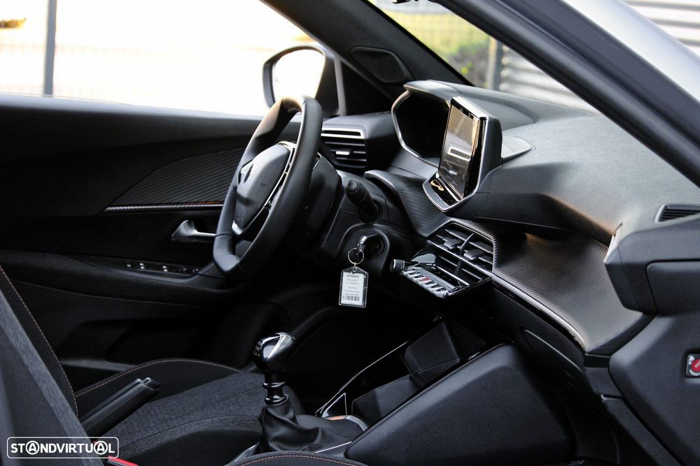 Peugeot 2008 1.2 PureTech Style - 19