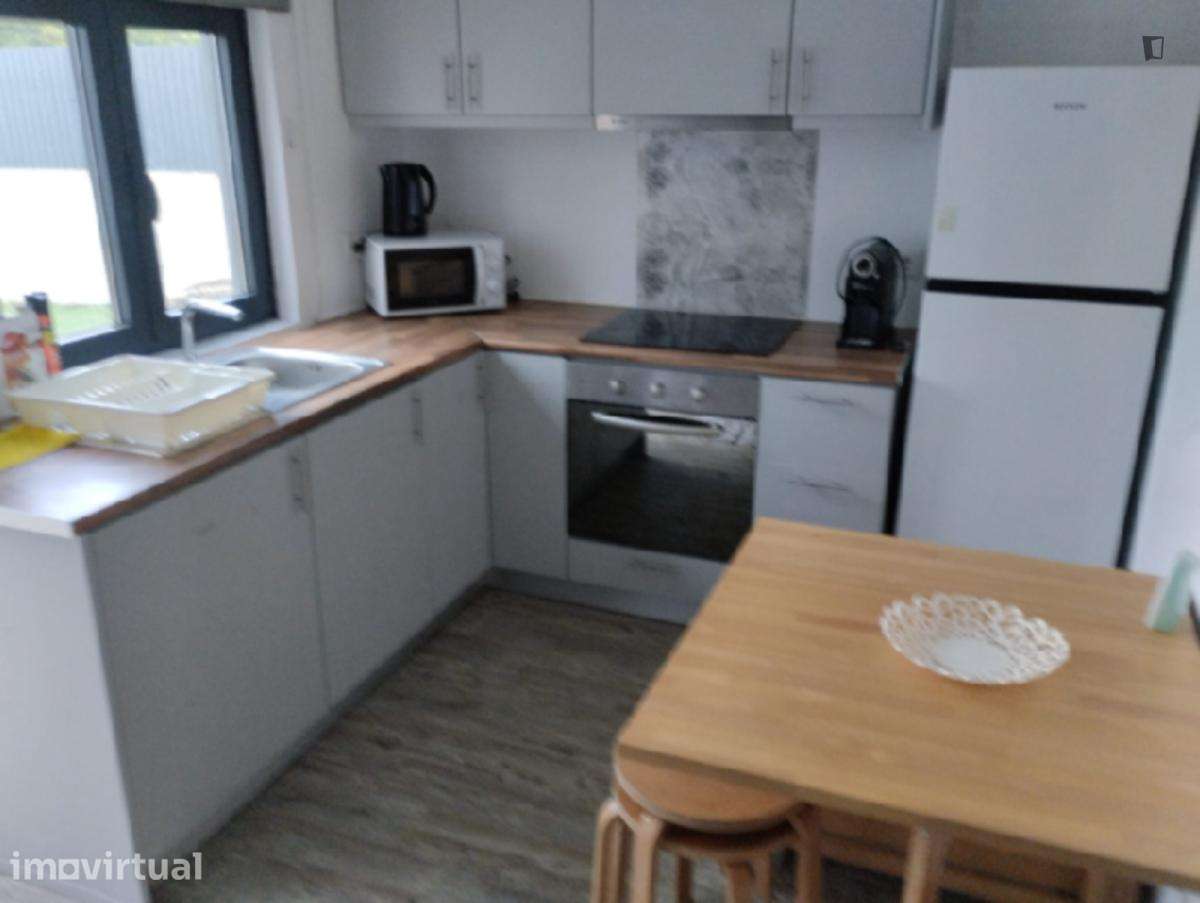 Quarto - localizado em Porto - Grande imagem: 3/4