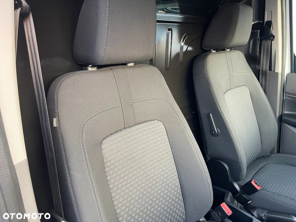 Ford Transit Connect - 32