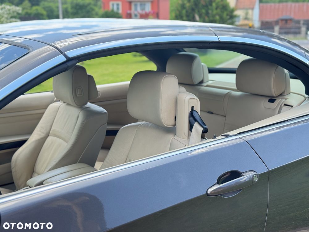 BMW Seria 3 320i Cabrio - 26