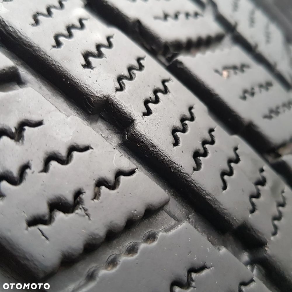 2x 215/70R15C Imperial Ice Plus S110 Para opon zimowych - 2