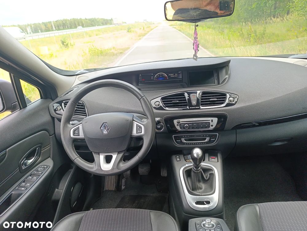 Renault Scenic 1.6 dCi Energy Bose - 26