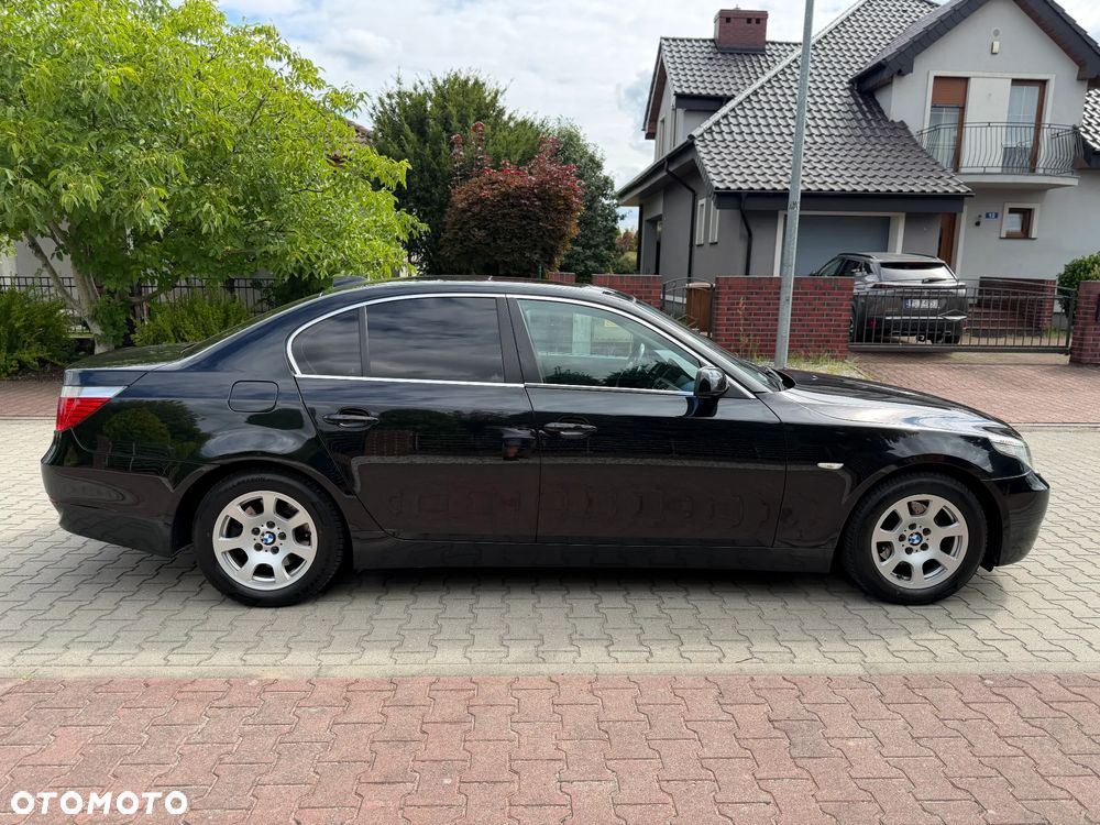 BMW Seria 5 523i - 22