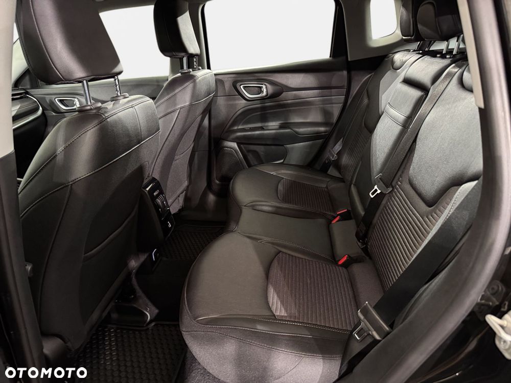 Jeep Compass - 30
