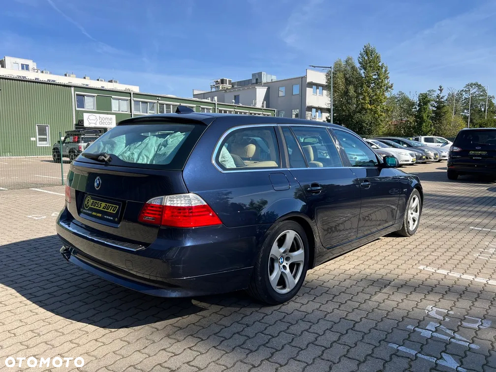 BMW Seria 5 530i Touring - 8