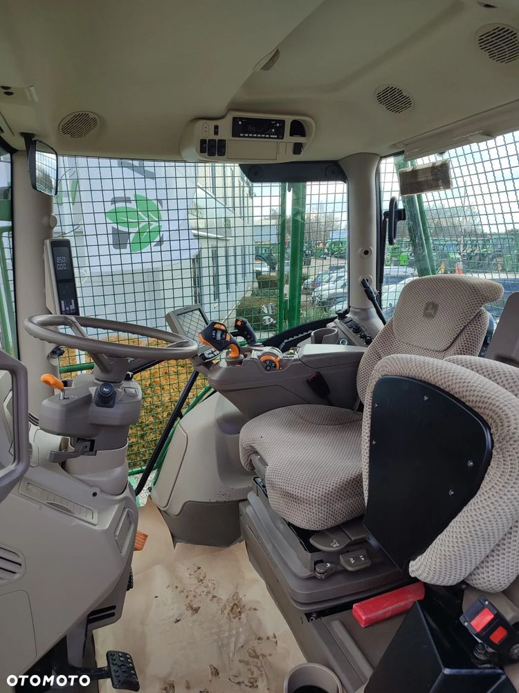 John Deere 6R250 - 9
