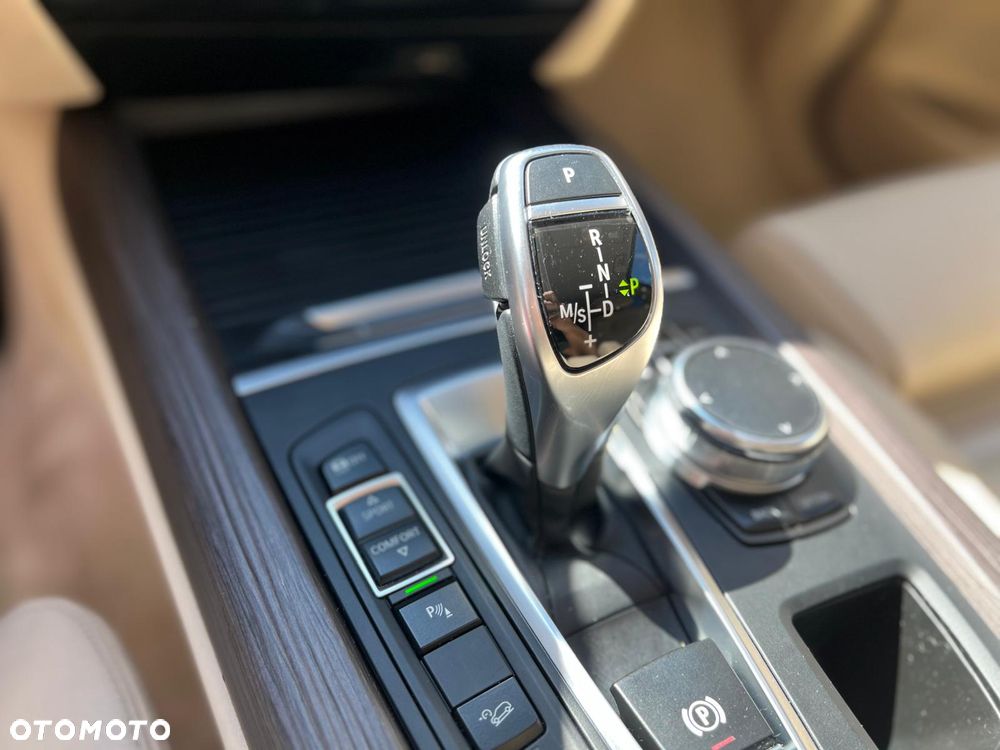BMW X5 xDrive25d - 9