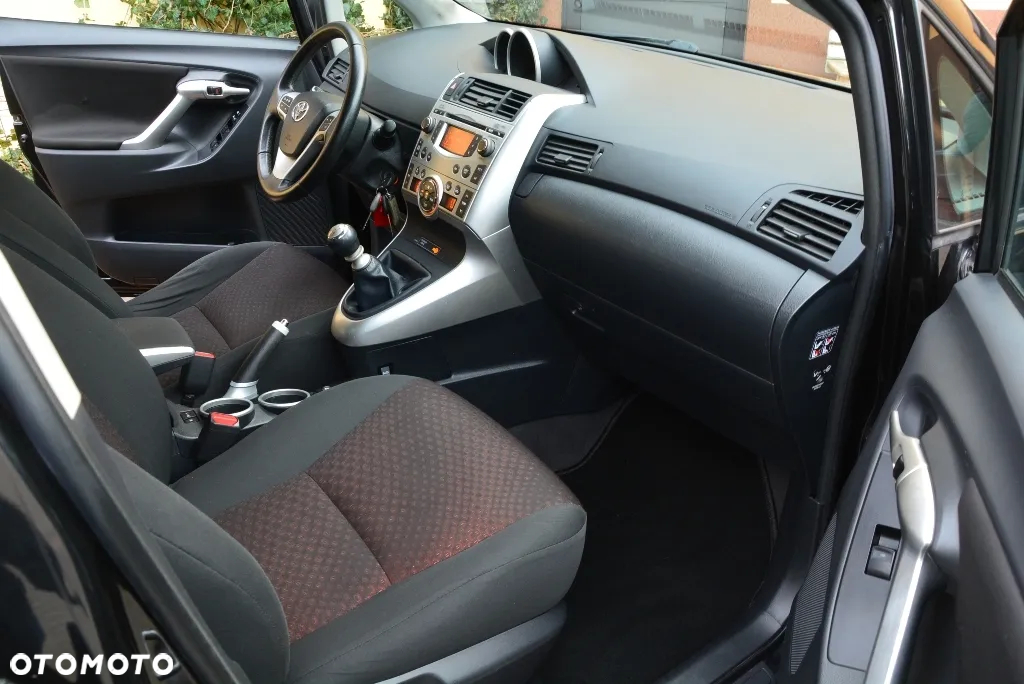 Toyota Verso 1.8 Sol plus NAVI 7os - 21