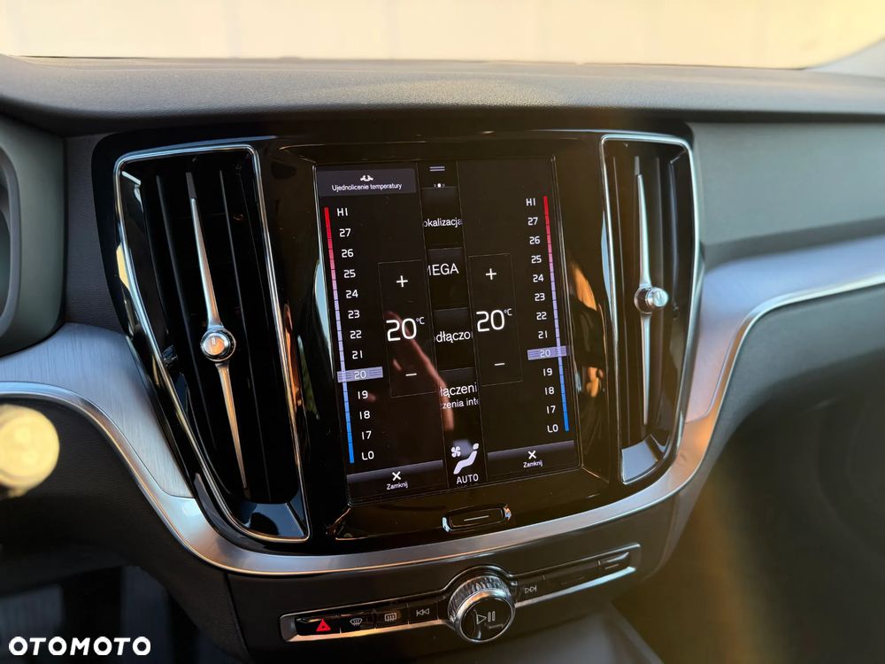 Volvo V60 B4 D Geartronic Momentum - 25