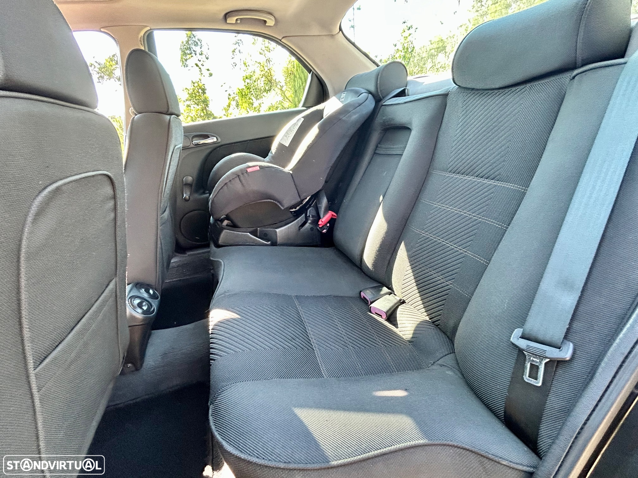 Alfa Romeo 156 1.9 JTD - 13