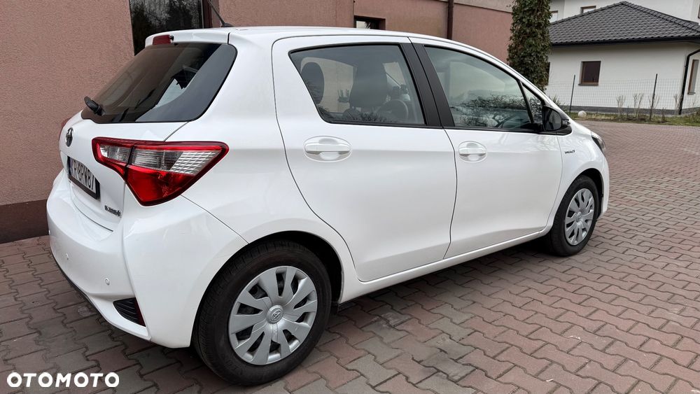 Toyota Yaris Hybrid 100 Premium - 3