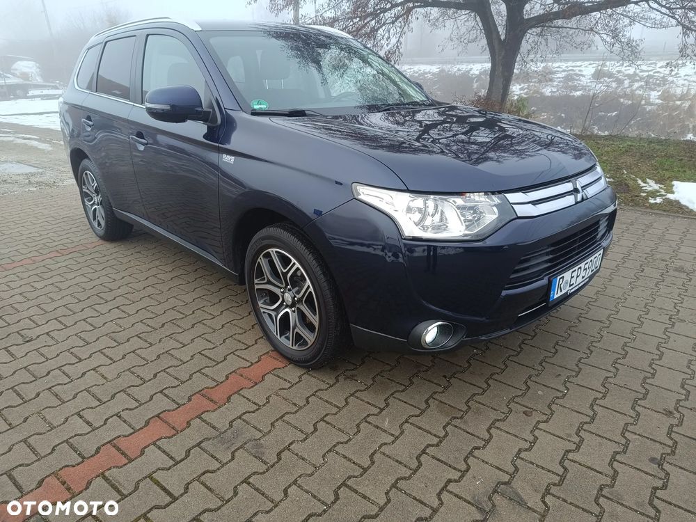 Mitsubishi Outlander 2.0 Invite + 2WD - 8
